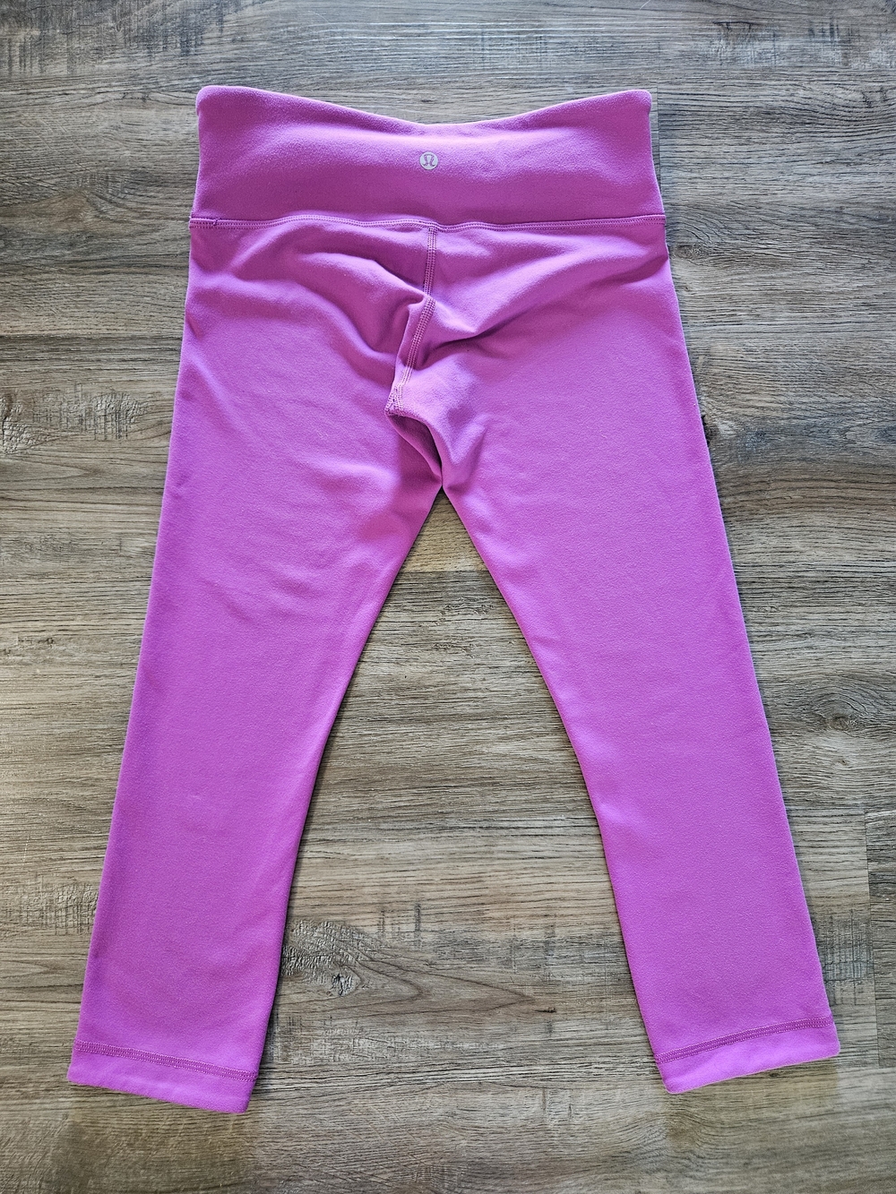 Lululemon Plum Pink & Black Reversible Capri Leggings - Picture 6 of 10